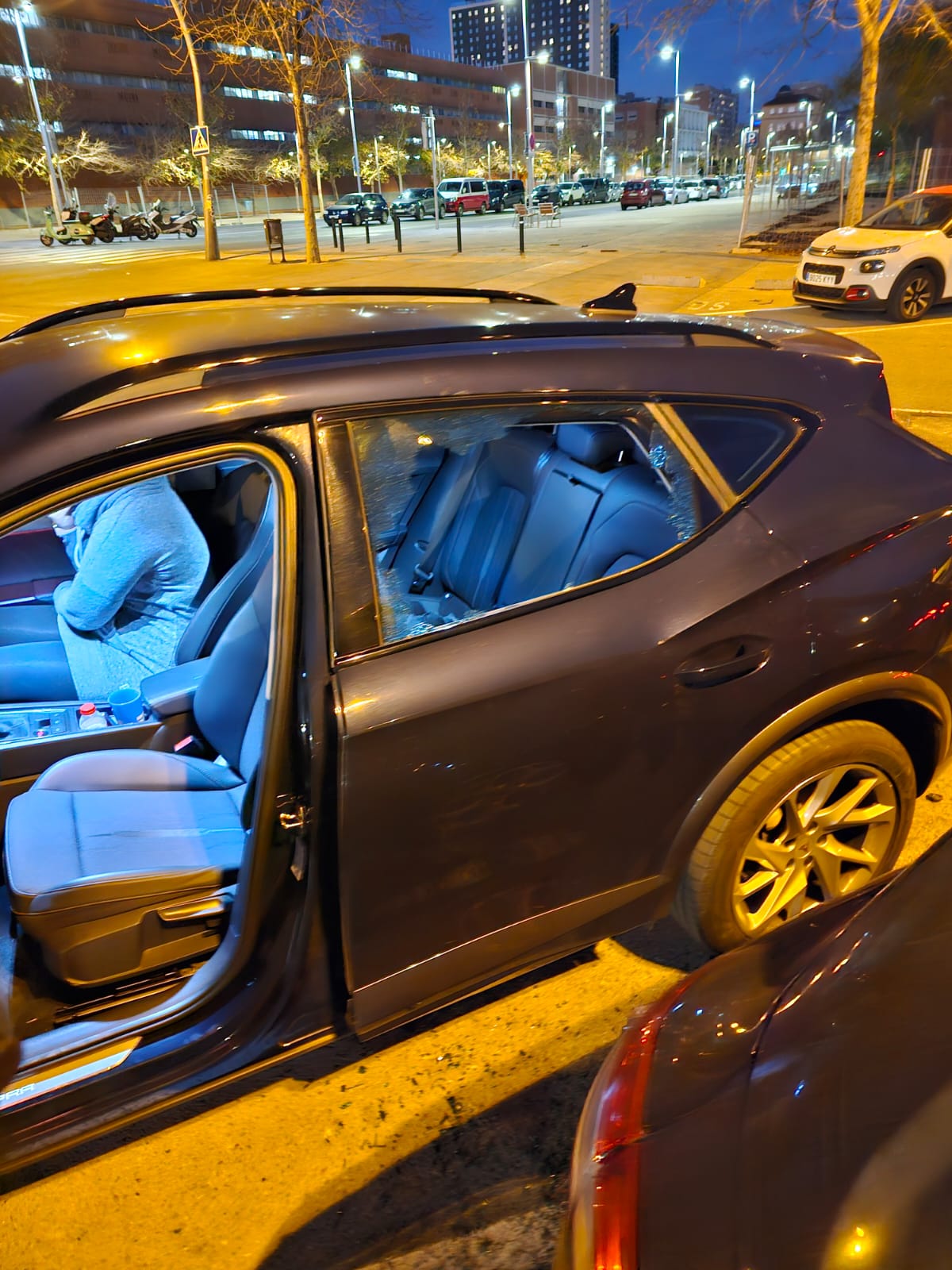 Um Alerta: Nosso Terrível Furto em Barcelona, Espanha